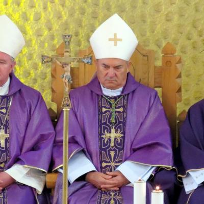 1 decembrie: Butea: Liturghia de înmormântare a părintelui Alois Dămoc