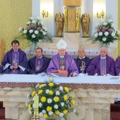 1 decembrie: Butea: Liturghia de înmormântare a părintelui Alois Dămoc