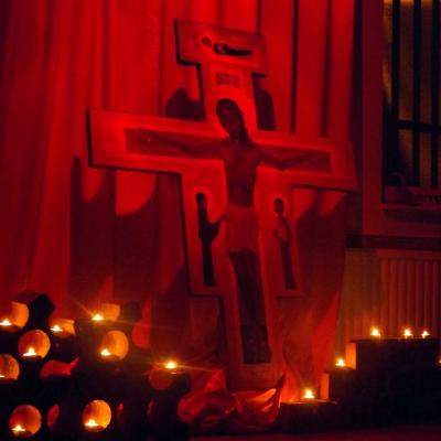 2 decembrie: Iaşi: Oră de rugăciune Taizé la Centrul "Xaverianum" cu oaspeţi din Rădăuţi