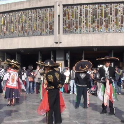 7-15 decembrie: Santa Maria de Guadalupe, „Împărăteasa Americii”. Pelerinaj la Guadalupe al unui grup de 44 pelerini români