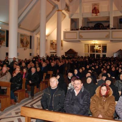 8 decembrie: Iugani: Inaugurarea noii biserici