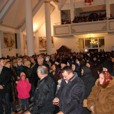 8 decembrie: Iugani: Inaugurarea noii biserici