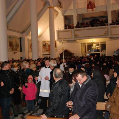 8 decembrie: Iugani: Inaugurarea noii biserici
