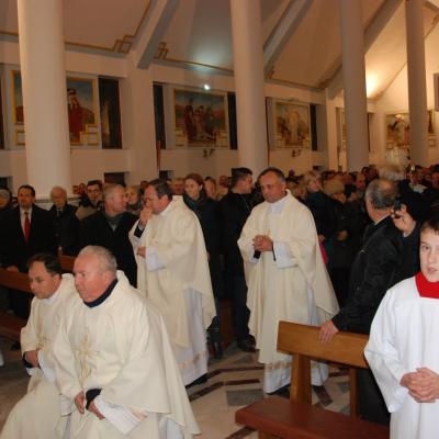 8 decembrie: Iugani: Inaugurarea noii biserici