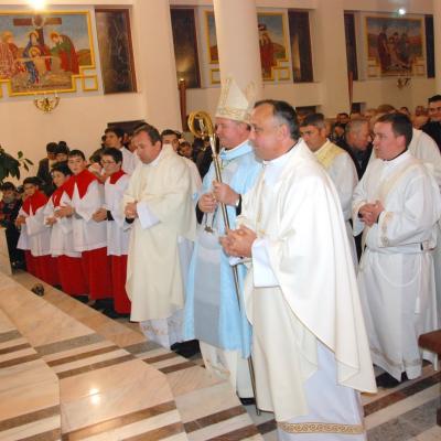 8 decembrie: Iugani: Inaugurarea noii biserici