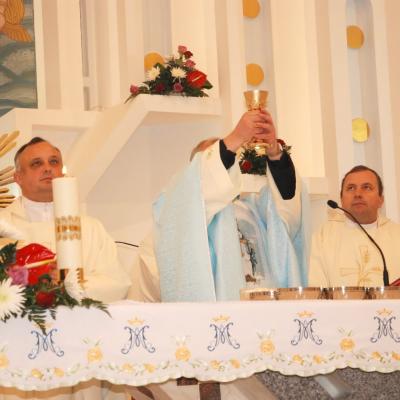 8 decembrie: Iugani: Inaugurarea noii biserici