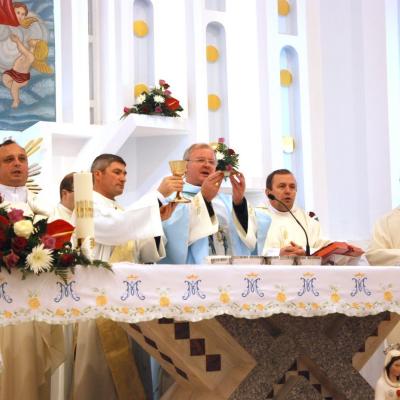 8 decembrie: Iugani: Inaugurarea noii biserici