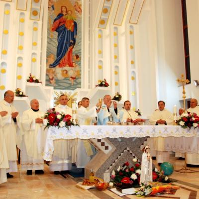8 decembrie: Iugani: Inaugurarea noii biserici