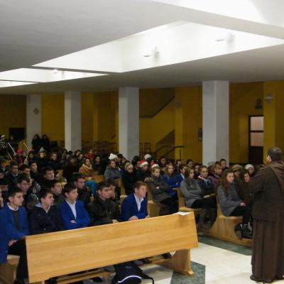 11-20 decembrie: Oneşti: Momente de înălţare sufletească la Liceul Teologic "Fericitul Ieremia"