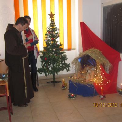 11-20 decembrie: Oneşti: Momente de înălţare sufletească la Liceul Teologic "Fericitul Ieremia"