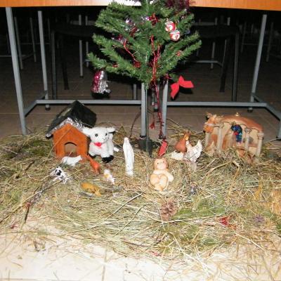 11-20 decembrie: Oneşti: Momente de înălţare sufletească la Liceul Teologic "Fericitul Ieremia"