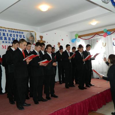 11-20 decembrie: Oneşti: Momente de înălţare sufletească la Liceul Teologic "Fericitul Ieremia"