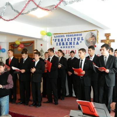 11-20 decembrie: Oneşti: Momente de înălţare sufletească la Liceul Teologic "Fericitul Ieremia"
