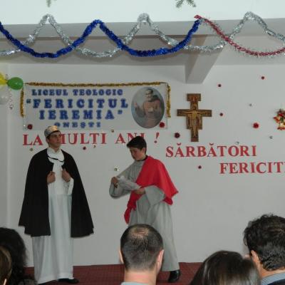 11-20 decembrie: Oneşti: Momente de înălţare sufletească la Liceul Teologic "Fericitul Ieremia"