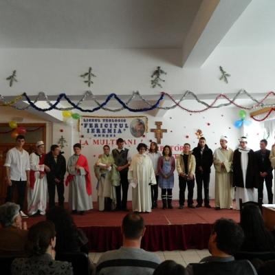 11-20 decembrie: Oneşti: Momente de înălţare sufletească la Liceul Teologic "Fericitul Ieremia"