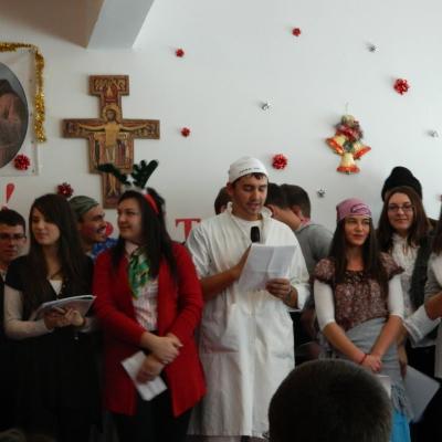 11-20 decembrie: Oneşti: Momente de înălţare sufletească la Liceul Teologic "Fericitul Ieremia"