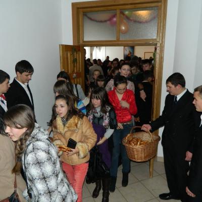 11-20 decembrie: Oneşti: Momente de înălţare sufletească la Liceul Teologic "Fericitul Ieremia"