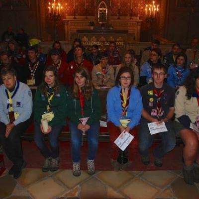 15 decembrie: Lumina păcii de la Betleem a ajuns în Dieceza de Iaşi