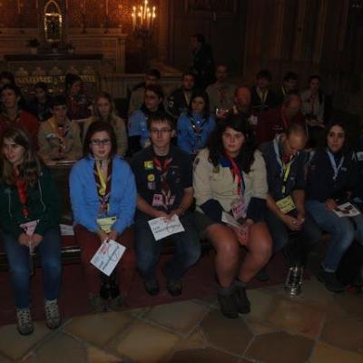 15 decembrie: Lumina păcii de la Betleem a ajuns în Dieceza de Iaşi