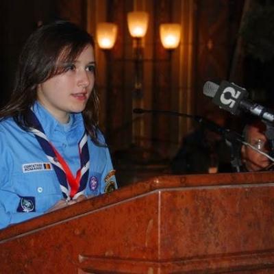 15 decembrie: Lumina păcii de la Betleem a ajuns în Dieceza de Iaşi