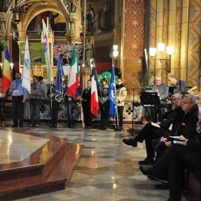 15 decembrie: Lumina păcii de la Betleem a ajuns în Dieceza de Iaşi