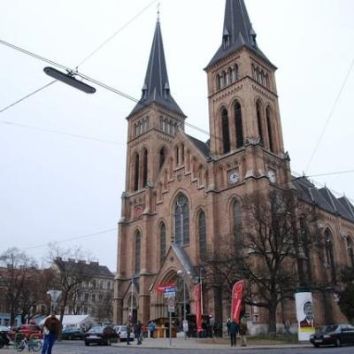 15 decembrie: Lumina păcii de la Betleem a ajuns în Dieceza de Iaşi