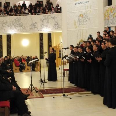 16 decembrie: Iaşi: Concert de colinde al Corului Institutului Teologic în catedrală