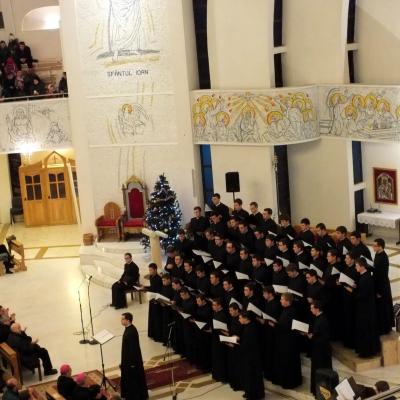 16 decembrie: Iaşi: Concert de colinde al Corului Institutului Teologic în catedrală