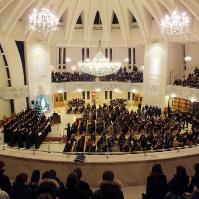 16 decembrie: Iaşi: Concert de colinde al Corului Institutului Teologic în catedrală