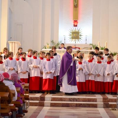 16 decembrie: Tămăşeni: Primirea şi binecuvântarea ministranţilor