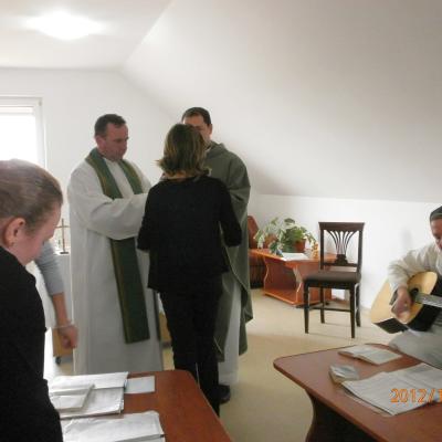 17-31 decembrie: Caritas Roman: Crăciunul la căminul pentru persoane vârstnice din Gherăeşti