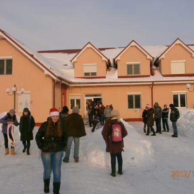 17-31 decembrie: Caritas Roman: Crăciunul la căminul pentru persoane vârstnice din Gherăeşti