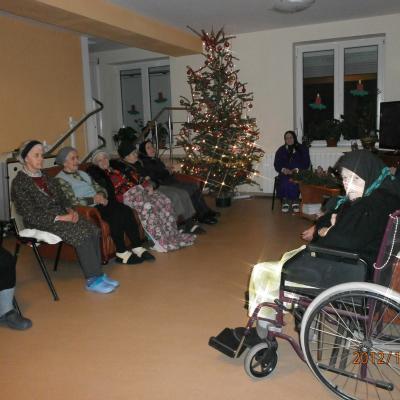 17-31 decembrie: Caritas Roman: Crăciunul la căminul pentru persoane vârstnice din Gherăeşti