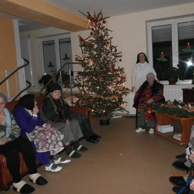 17-31 decembrie: Caritas Roman: Crăciunul la căminul pentru persoane vârstnice din Gherăeşti
