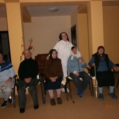 17-31 decembrie: Caritas Roman: Crăciunul la căminul pentru persoane vârstnice din Gherăeşti