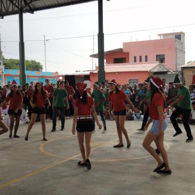 23 decembrie: Ecuador: Festival de Crăciun în Parohia Romano-Catolica "Sfântul Bartolomeu" din Palestina, provincia Guayas