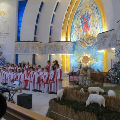 24-25 decembrie: Iaşi: Crăciunul în imagini la catedrala "Sfânta Fecioară Maria, Regină"