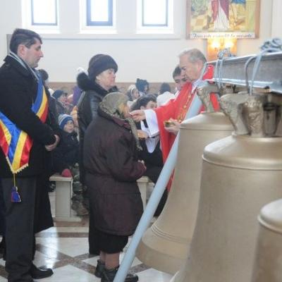 26 decembrie: Bijghir: Sfinţire de noi clopote