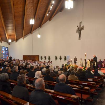 12 ianuarie: Bregenz (Austria): Despărţirea de prelatul Albert Holenstein: "O candelă care a ars pentru alţii"