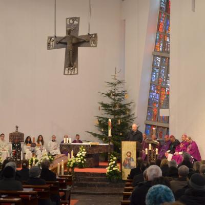 12 ianuarie: Bregenz (Austria): Despărţirea de prelatul Albert Holenstein: "O candelă care a ars pentru alţii"