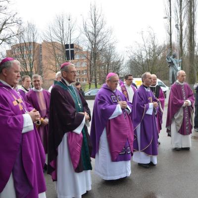 12 ianuarie: Bregenz (Austria): Despărţirea de prelatul Albert Holenstein: "O candelă care a ars pentru alţii"