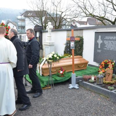 12 ianuarie: Bregenz (Austria): Despărţirea de prelatul Albert Holenstein: "O candelă care a ars pentru alţii"