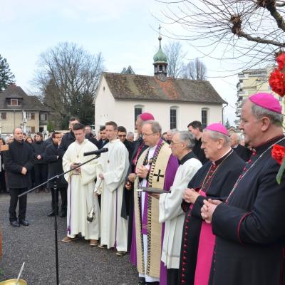 12 ianuarie: Bregenz (Austria): Despărţirea de prelatul Albert Holenstein: "O candelă care a ars pentru alţii"