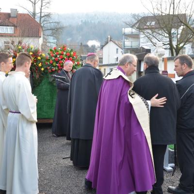 12 ianuarie: Bregenz (Austria): Despărţirea de prelatul Albert Holenstein: "O candelă care a ars pentru alţii"