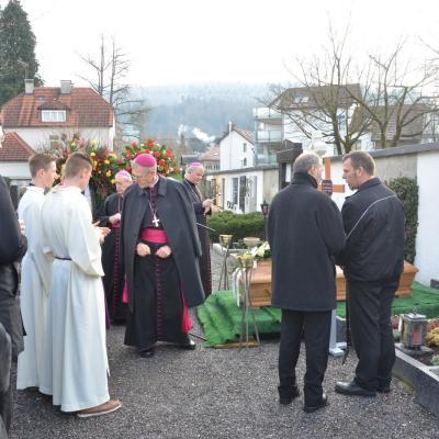 12 ianuarie: Bregenz (Austria): Despărţirea de prelatul Albert Holenstein: "O candelă care a ars pentru alţii"