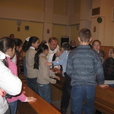 15 ianuarie: Baraţi: Binecuvântarea casei de copii în noul an