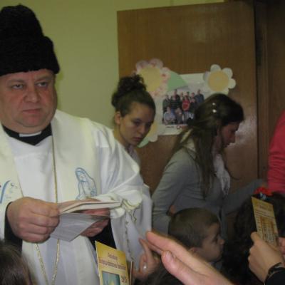 15 ianuarie: Baraţi: Binecuvântarea casei de copii în noul an