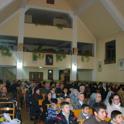 15 ianuarie: Oneşti: Jubileul de 150 de ani al Congregaţiei "Surorilor lui Isus Răscumpărătorul"