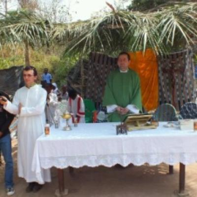 23 ianuarie: Coasta de Fildeş: Un nou sat pe harta parohiei din Djebonoua. Evanghelizare la Bokassou