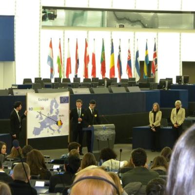 6-13 februarie: Bacău: Parlamentari pentru o zi